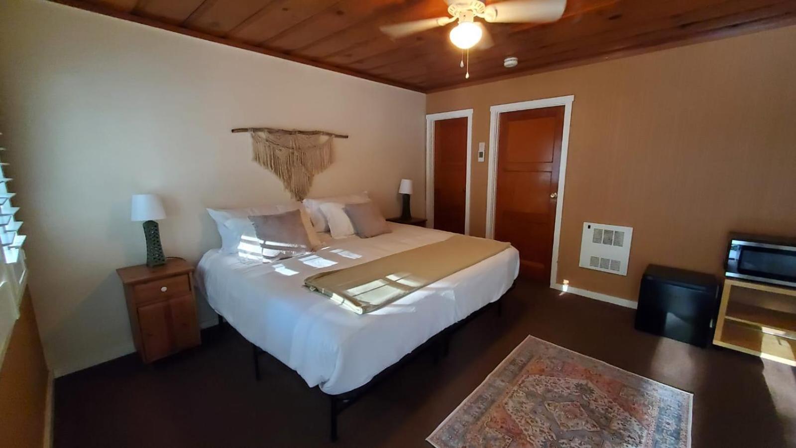 Seven Circles Lodge&Retreat Badger المظهر الخارجي الصورة
